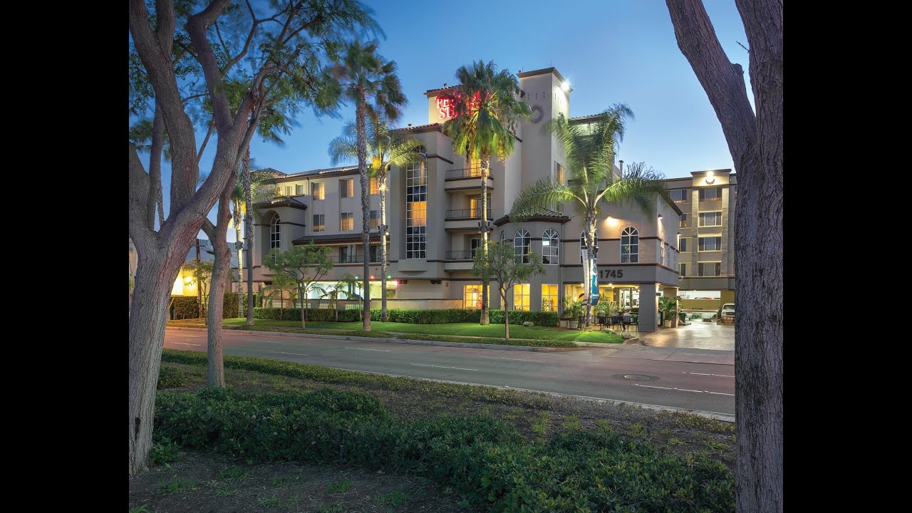 Peacock Suites - Anaheim