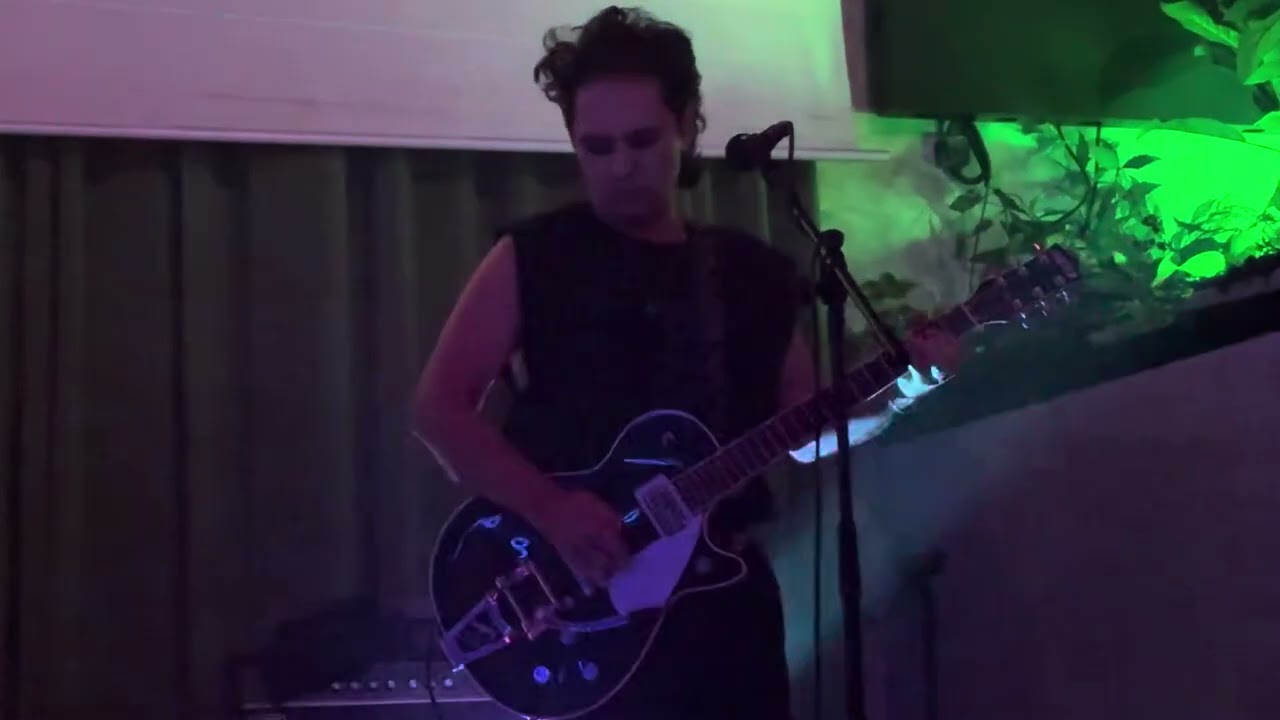 She Past Away - Hayaller (Sala Jerusalem, Valencia, 08/10/2025 @ Live)
