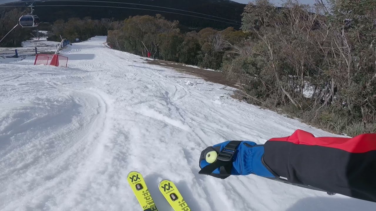 Skiing High Noon -Thredbo