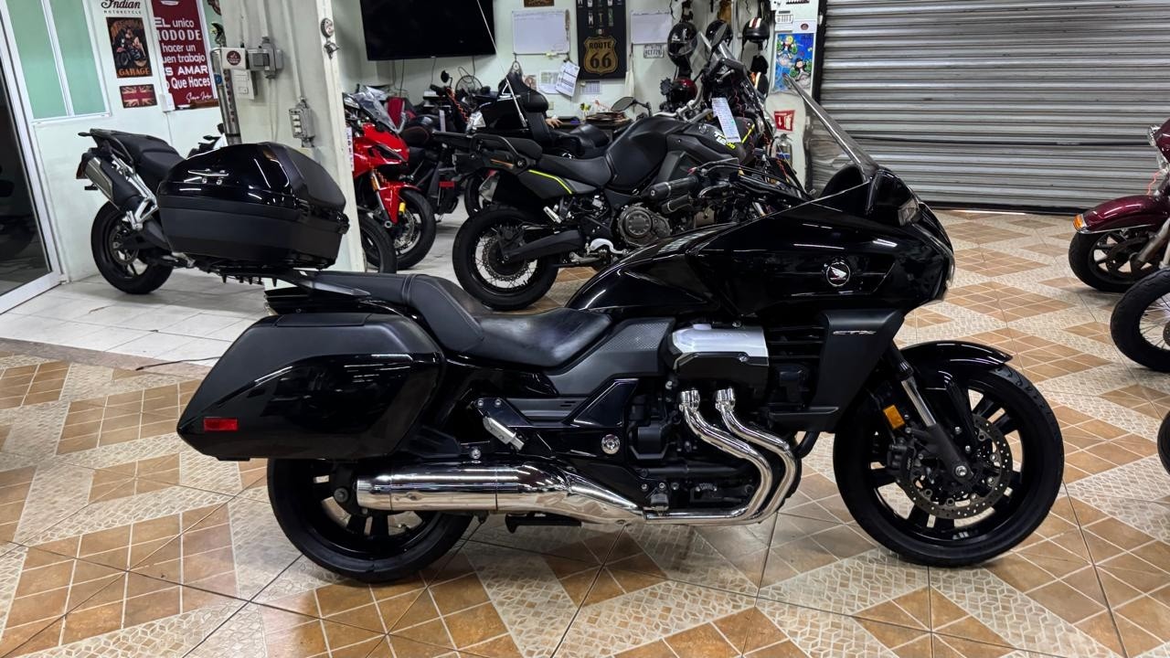 B021-Honda-Ctx-1300-2014