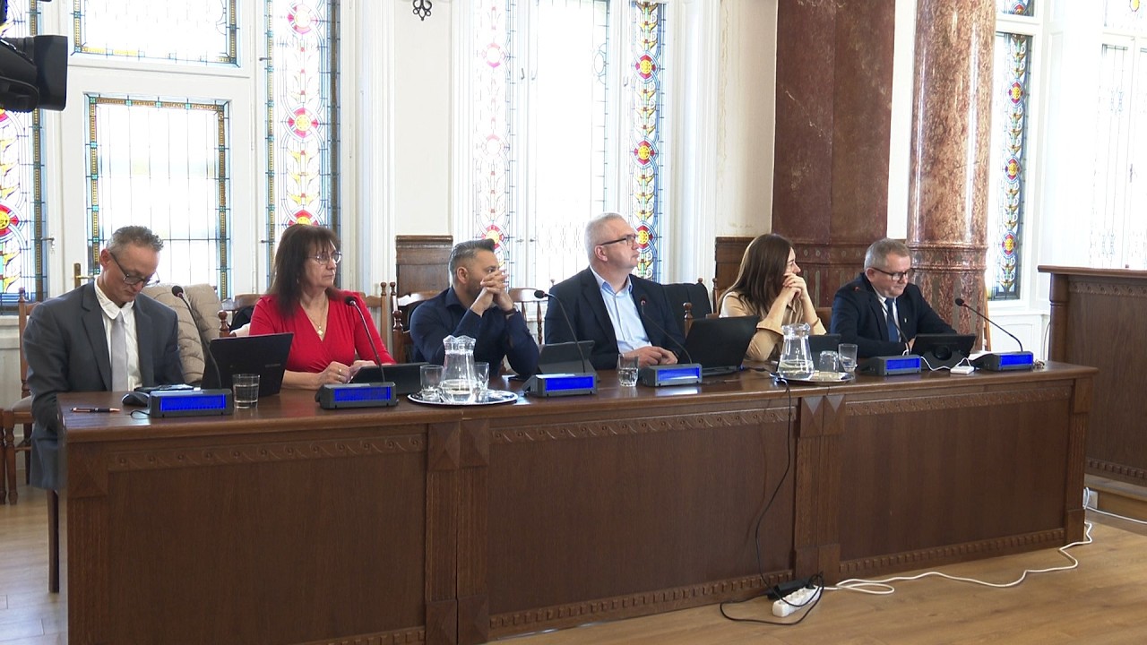 ÖNKORMÁNYZATI TÁMOGATÁS CIVILEKNEK