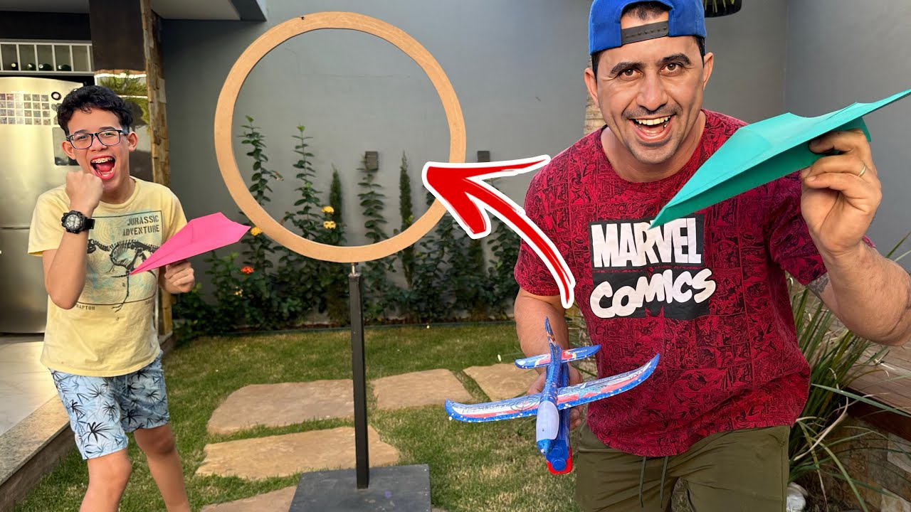QUEM FEZ O MELHOR AVIÃO DE PAPEL DO MUNDO!