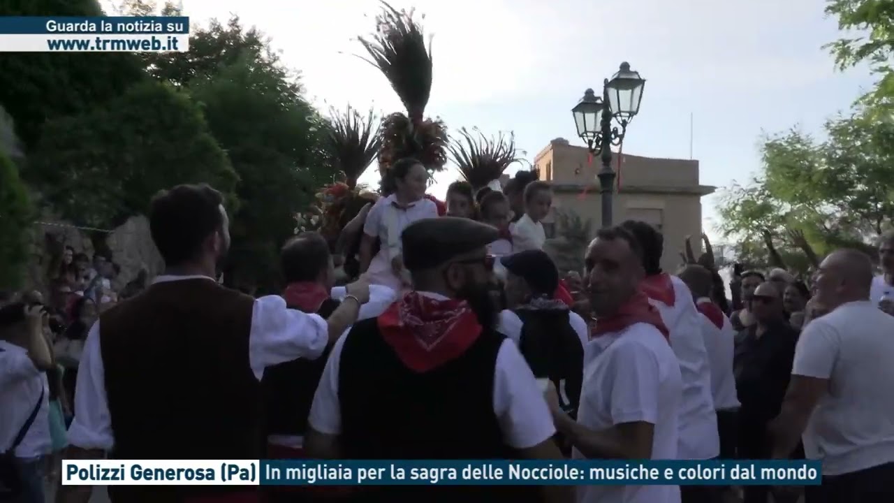 Polizzi Generosa (Pa) - In migliaia per la sagra delle Nocciole: musiche e colori dal mondo