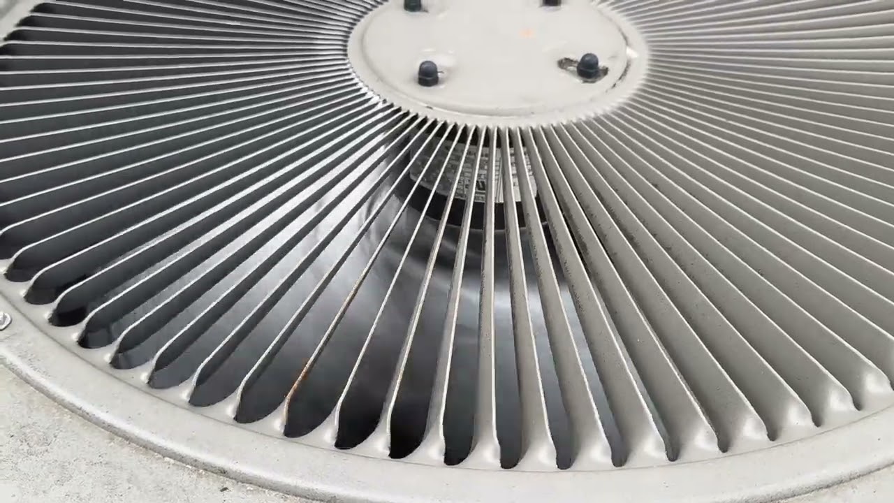 Startup/shutdown of my granddads downstairs 2016 2 ton Lennox Heat Pump in Heat Mode!