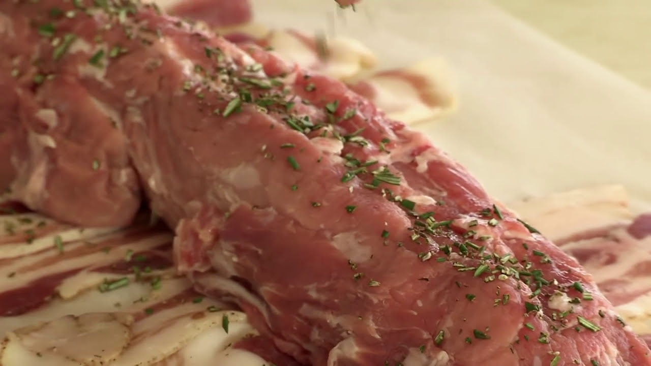 FILETTO DI MAIALE IN CROSTA DI PANCETTA - Video Ricetta - Grigio Chef