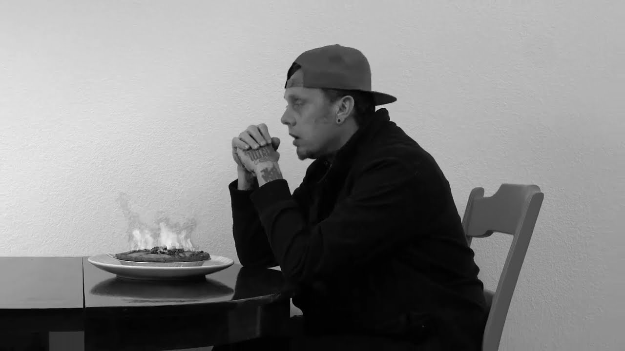 Apple Pie (official video) by Ariano