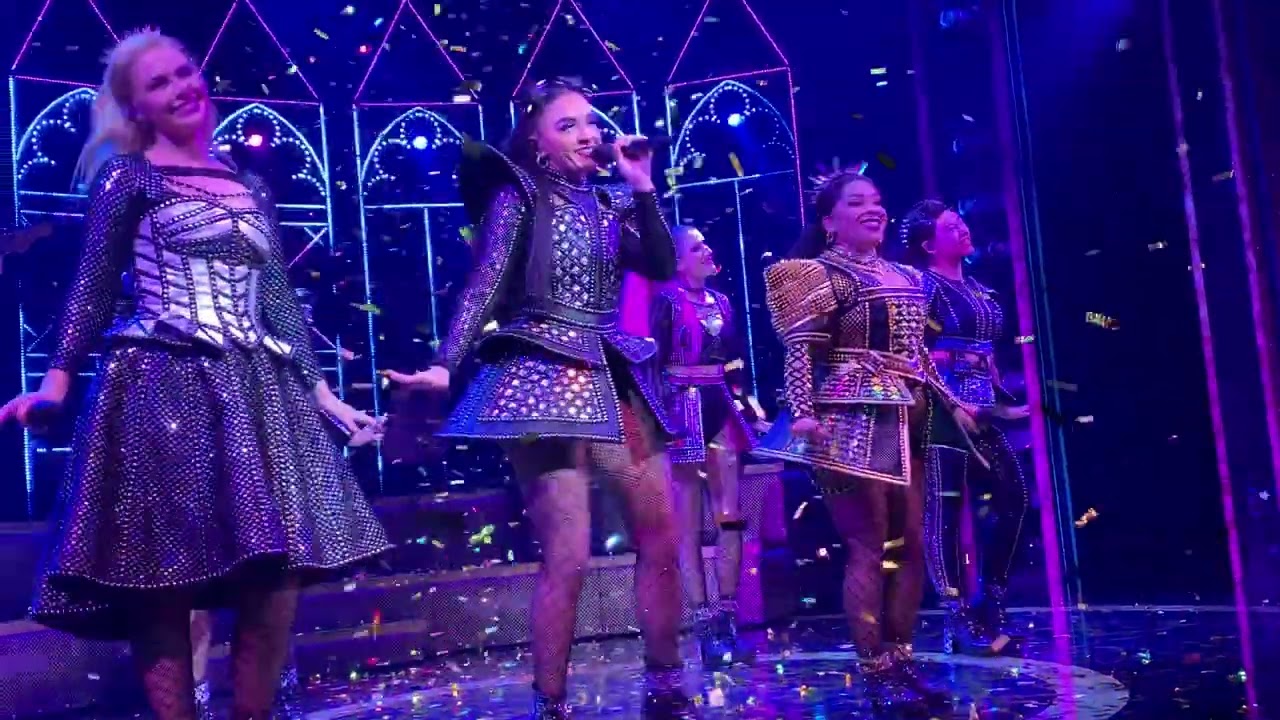 Six The Musical UK Tour Megasix Mega Six Nicole return Curve Theatre Leicester 4/5/24 4 May 2024