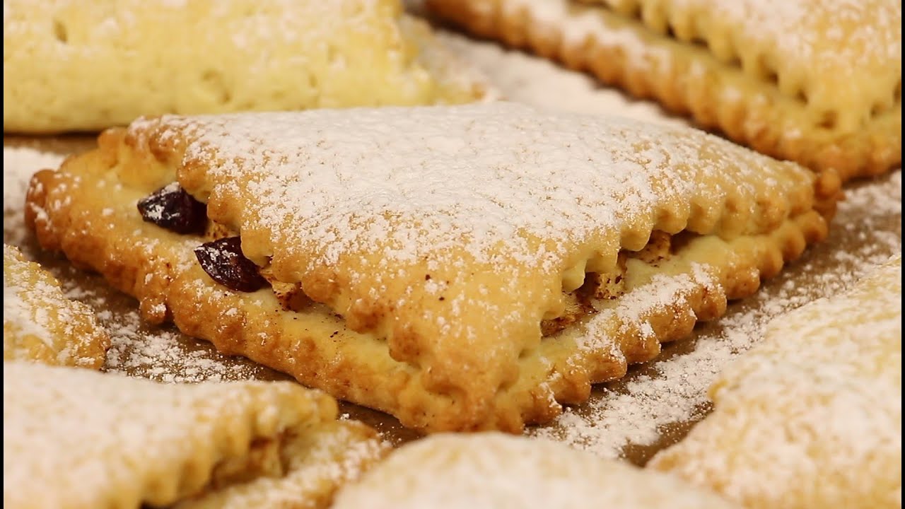 ПЕСОЧНОЕ ПЕЧЕНЬЕ Треугольнички С ЯБЛОКАМИ и ИЗЮМОМ/ Простой и Быстрый Рецепт НЕЖНЕЙШЕГО Печенья!