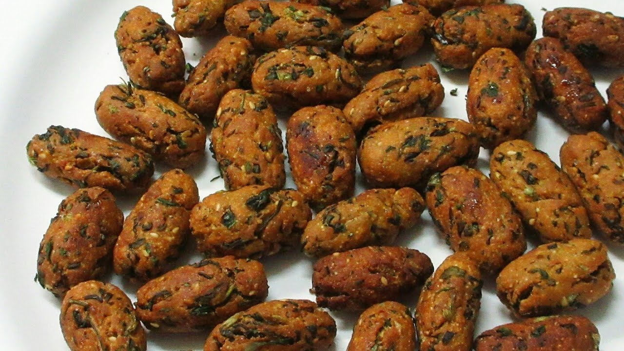 Methi Muthiya Recipe/Methi Muthiya for Undhiyu - Gujarati Methi na Muthiya - Indian Tea Time snacks
