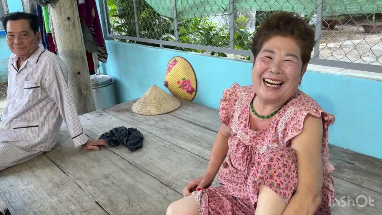 Chị thu hạnh phúc vở oà trong buổi tiệc ngày sinh nhật cùng gia đình