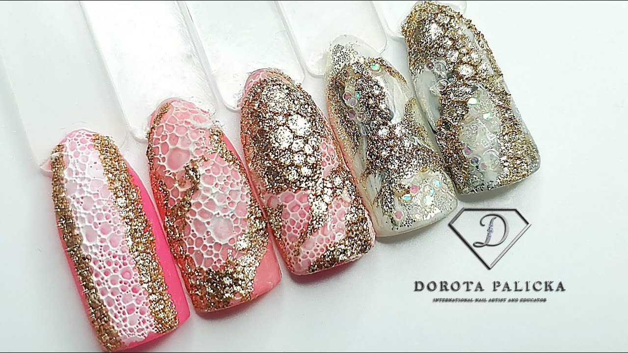 Bubble nails with gold glitter. Geode bubble effect nails. New nail art trend. Piankowe zdobienie