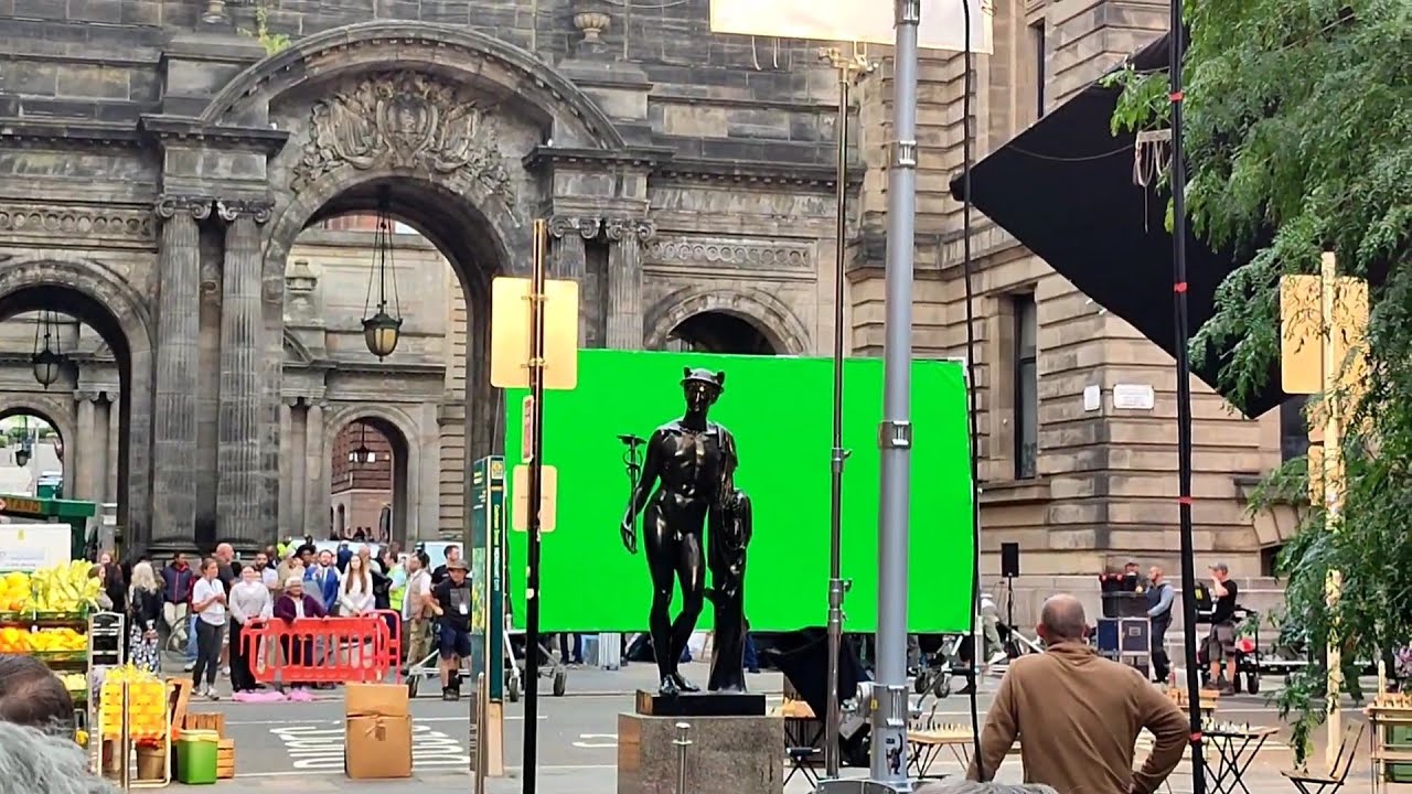 Another Major Production This Weekend in Glasgow, presumably Apple Commercial 🎥