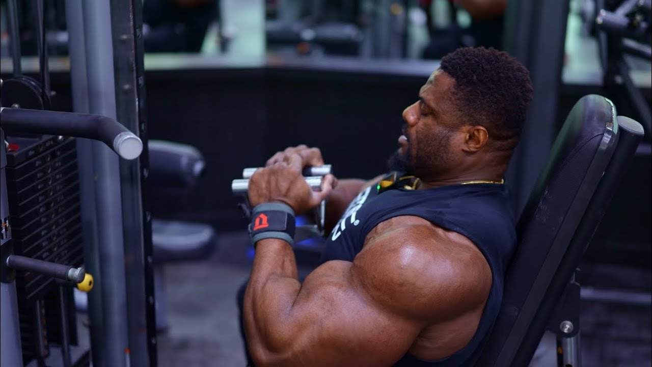 Дубай: Последняя подготовительная тренировка к турниру Arnold Classic перед отъездом в тренировоч...