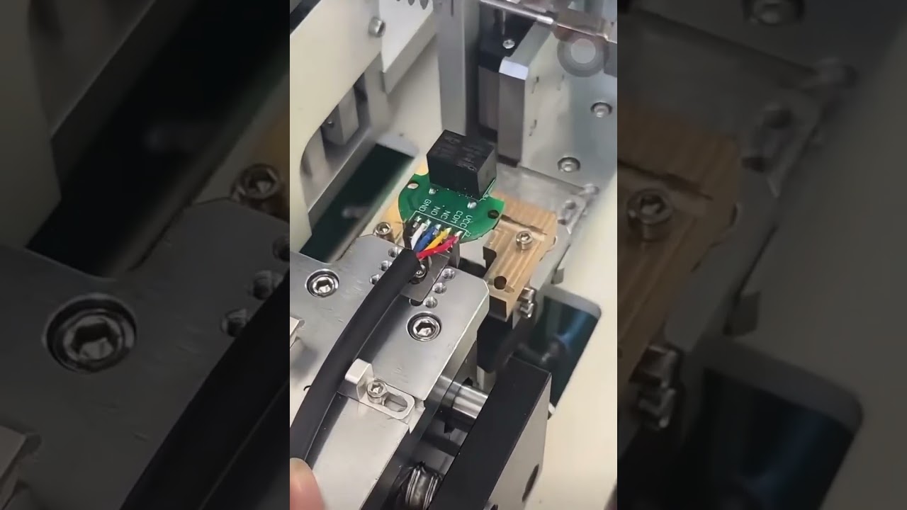 Automatic cutting, striping and soldering cables to PCB. #machine #soldering
