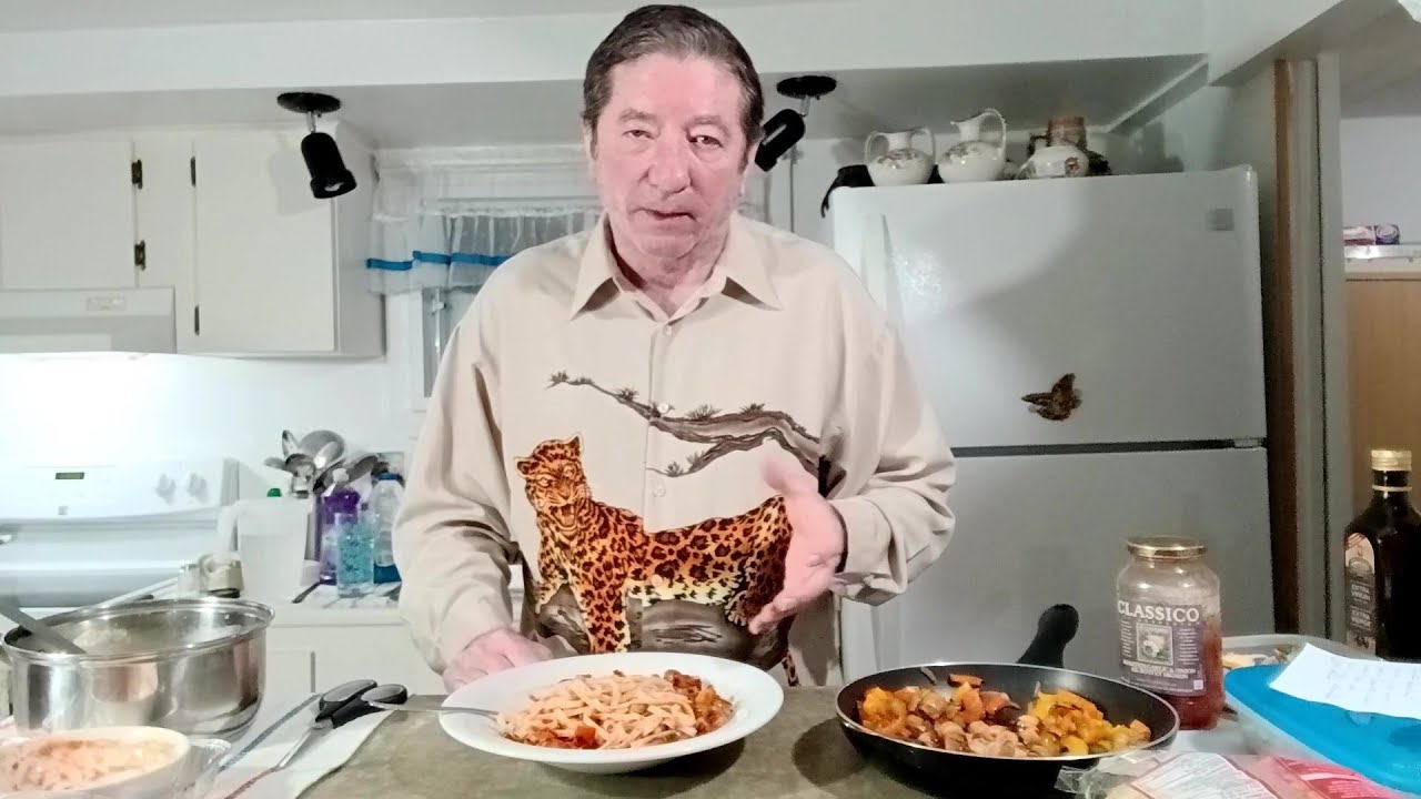 ASMR-  Late supper Sausage and veggie egg noodles in sauce(My routine). By a Simple 1man.