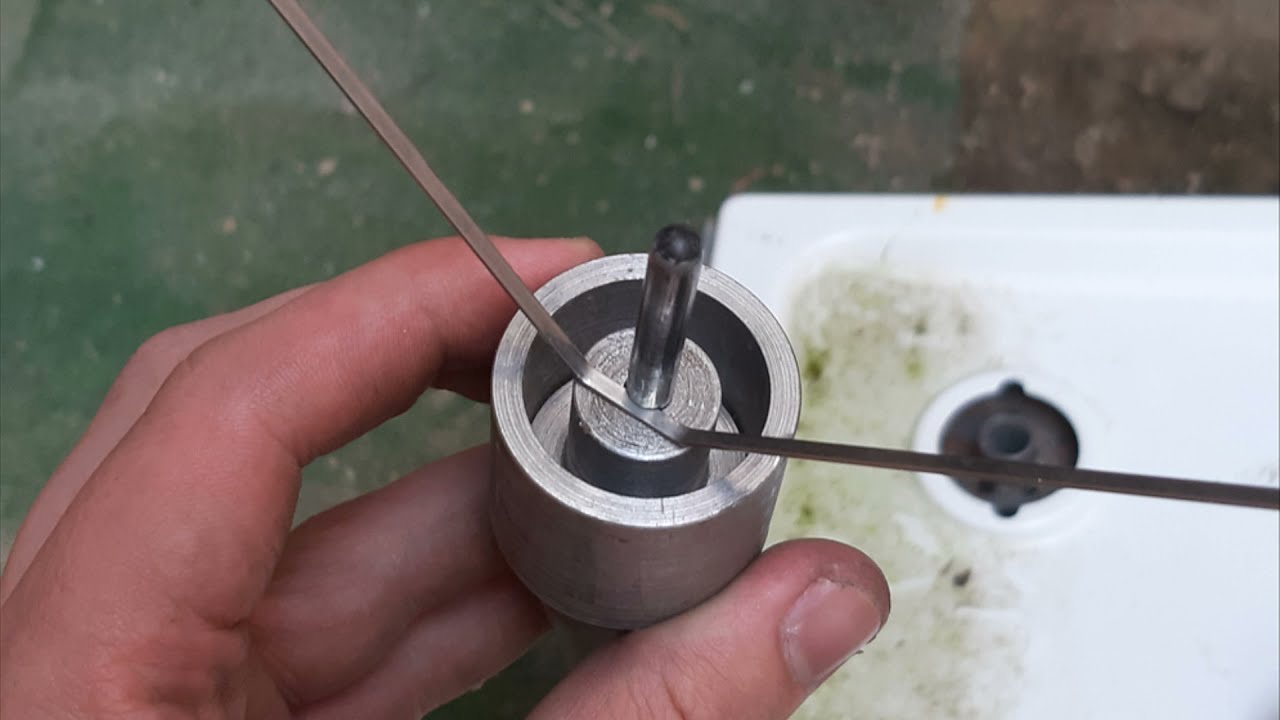 Airsoft/paintball spring powered landmine prototype
