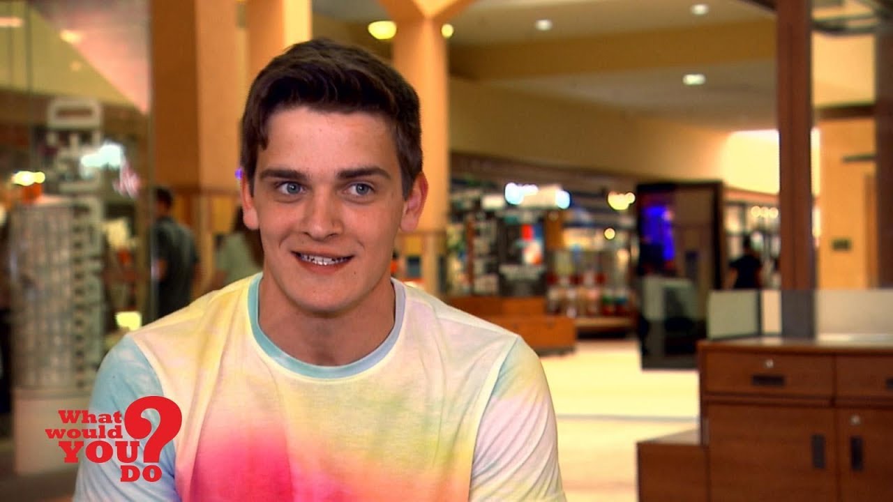 Actor After Scene: Teenager takes insensitive selfies next to hurt man | WWYD