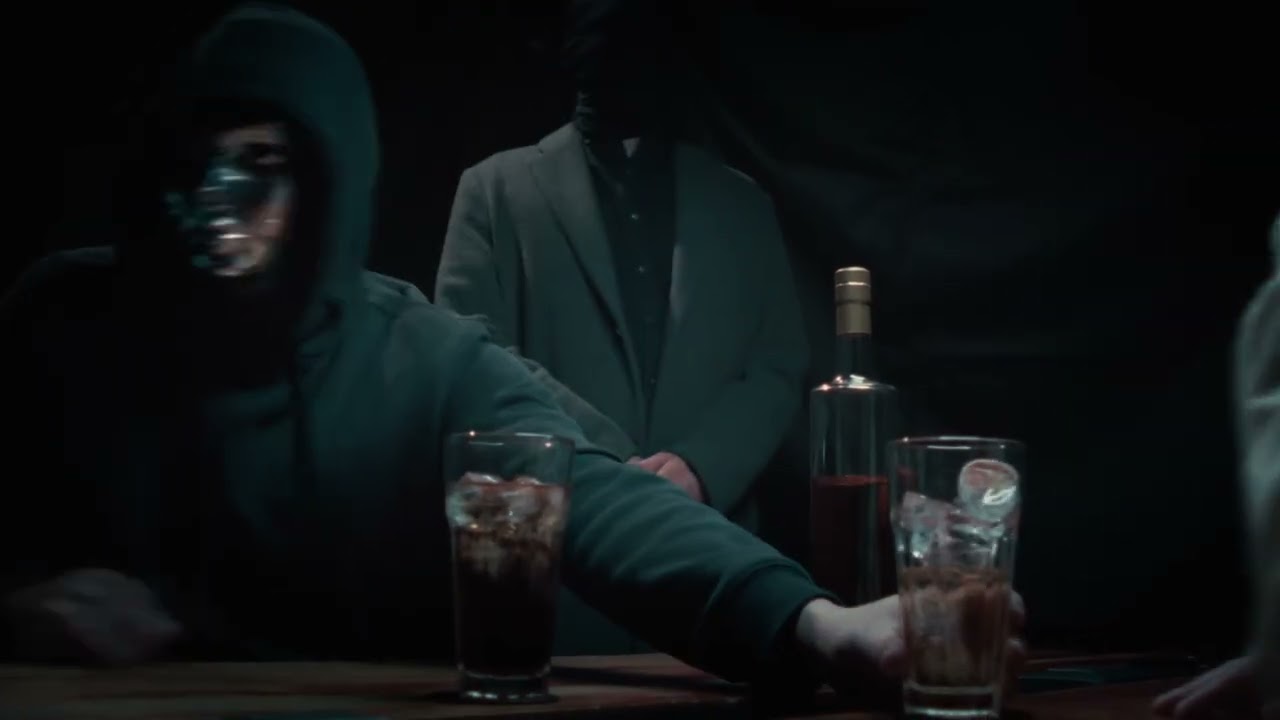 🤫 La primera regla del Club de la Piscola es: Nadie habla del Club de la Piscola. 