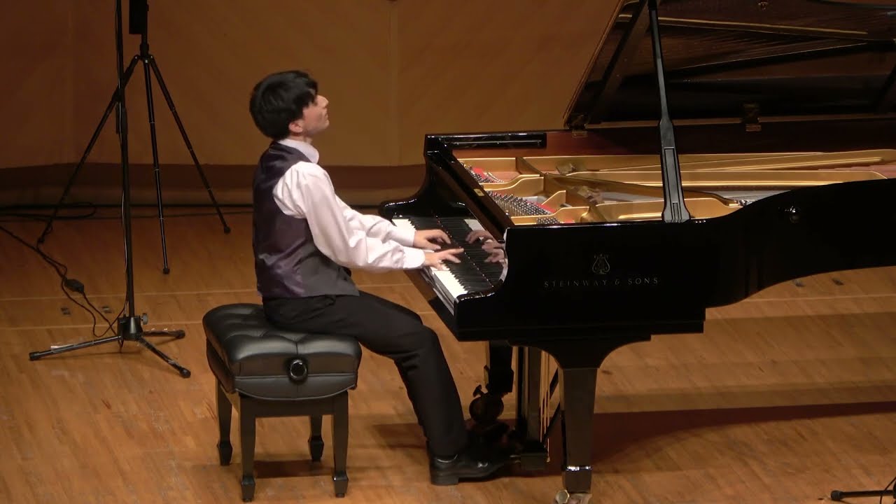 Takuto Kuwayama plays Stravinsky-Agosti 