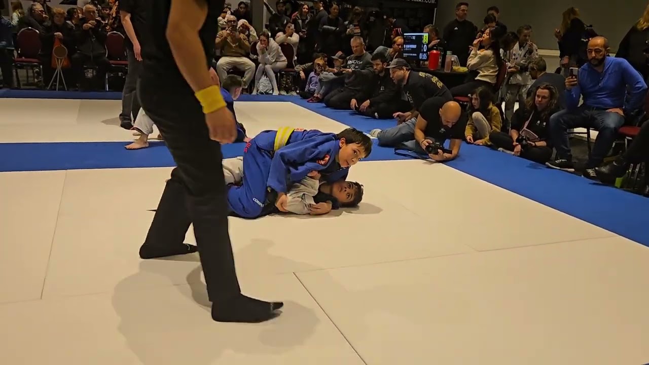 Davi Fonseca vs Yazen Abi Izza at Peak Grappling. Calgary, Alberta.