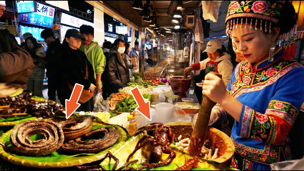 Самый БЕЗУМНЫЙ ночной рынок в Юньнани, Китай! | Настоящая местная уличная еда