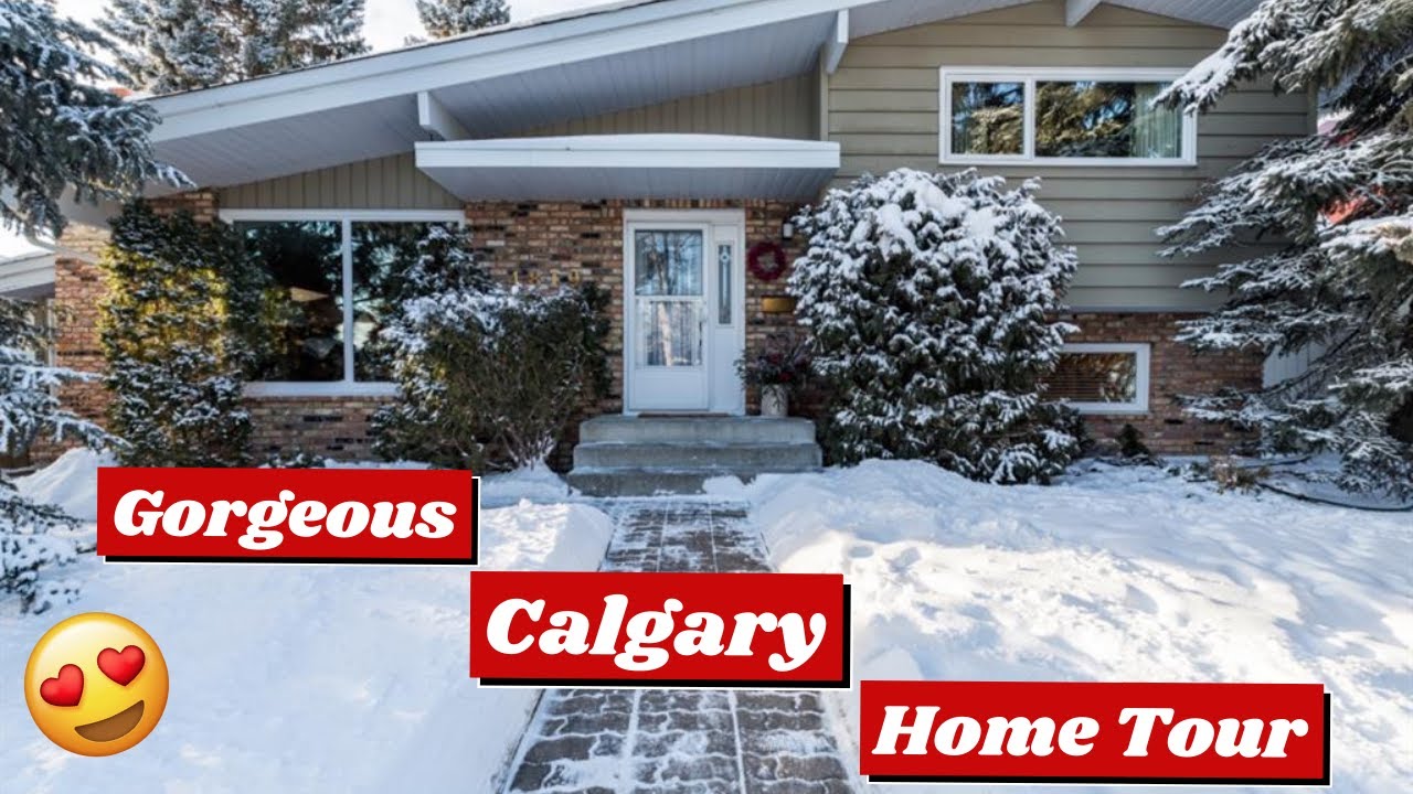 Gorgeous Charleswood Character Home for Sale! | Calgary Alberta House Tour 🇨🇦 | Val the Realtor