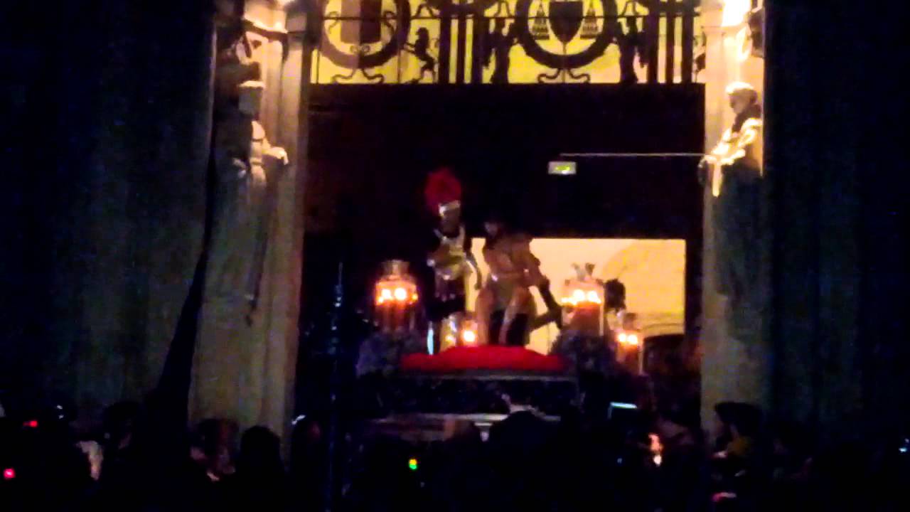 Salida del Cristo de la Humildad.Toledo, Miercoles Santo 2013