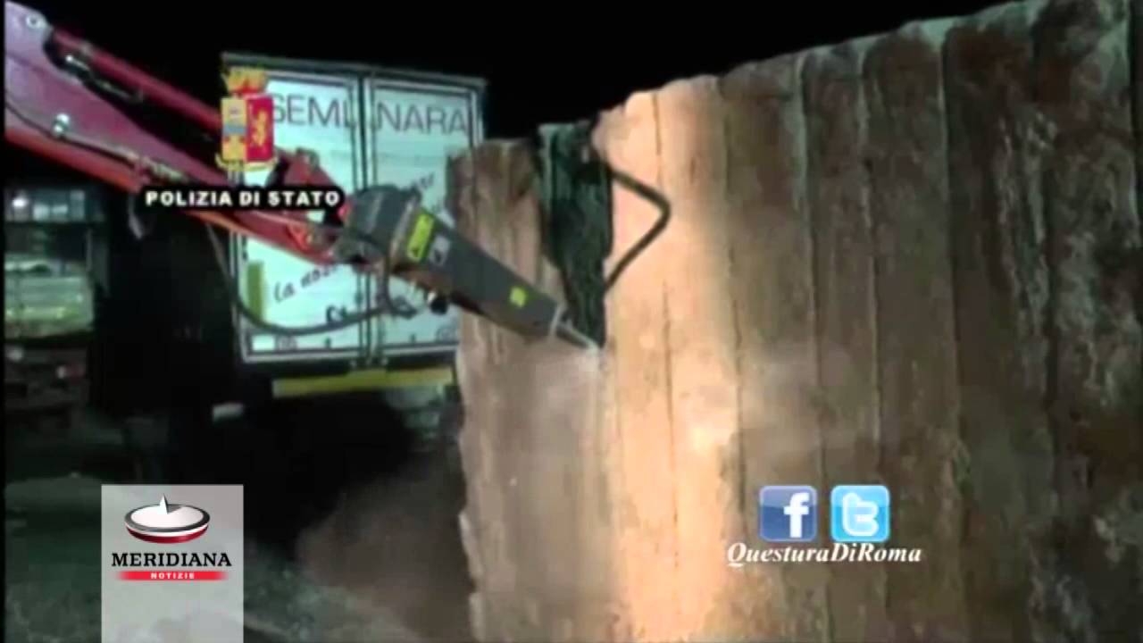 Avevano nascosto 800 kg di droga in un blocco di marmo, arrestati 5 albanesi