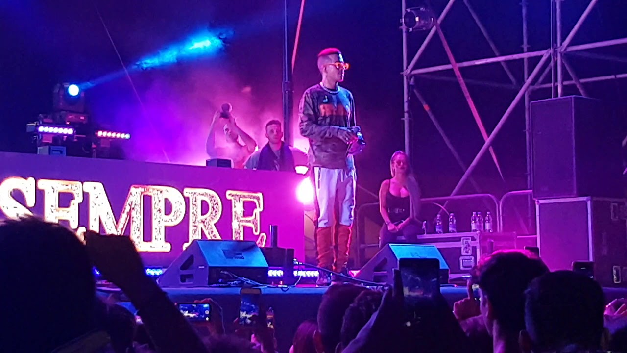 SFERA EBBASTA-RICCHI PER SEMPRE LIVE PALERMO