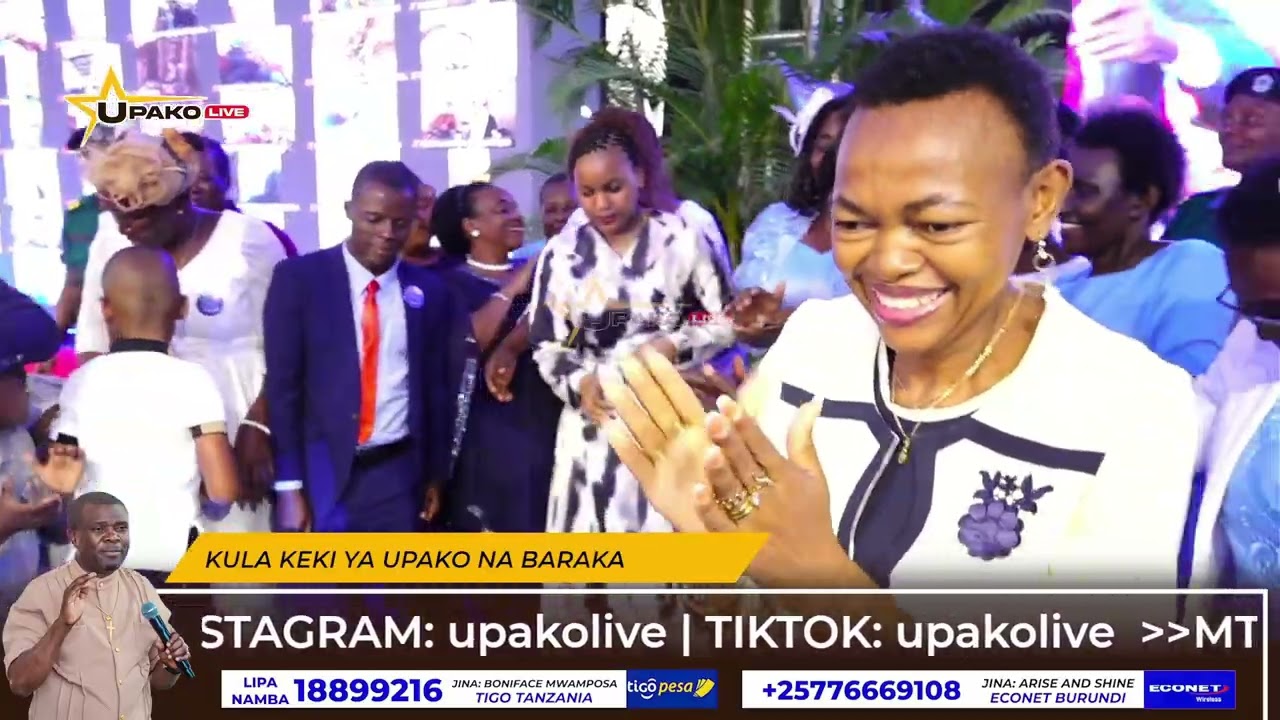 TAZAMA MWANZO MWISHO MTUME MWAMPOSA AKIWAONGOZA MAPASTA NA WAKE ZAO KULA KEKI YA UPAKO
