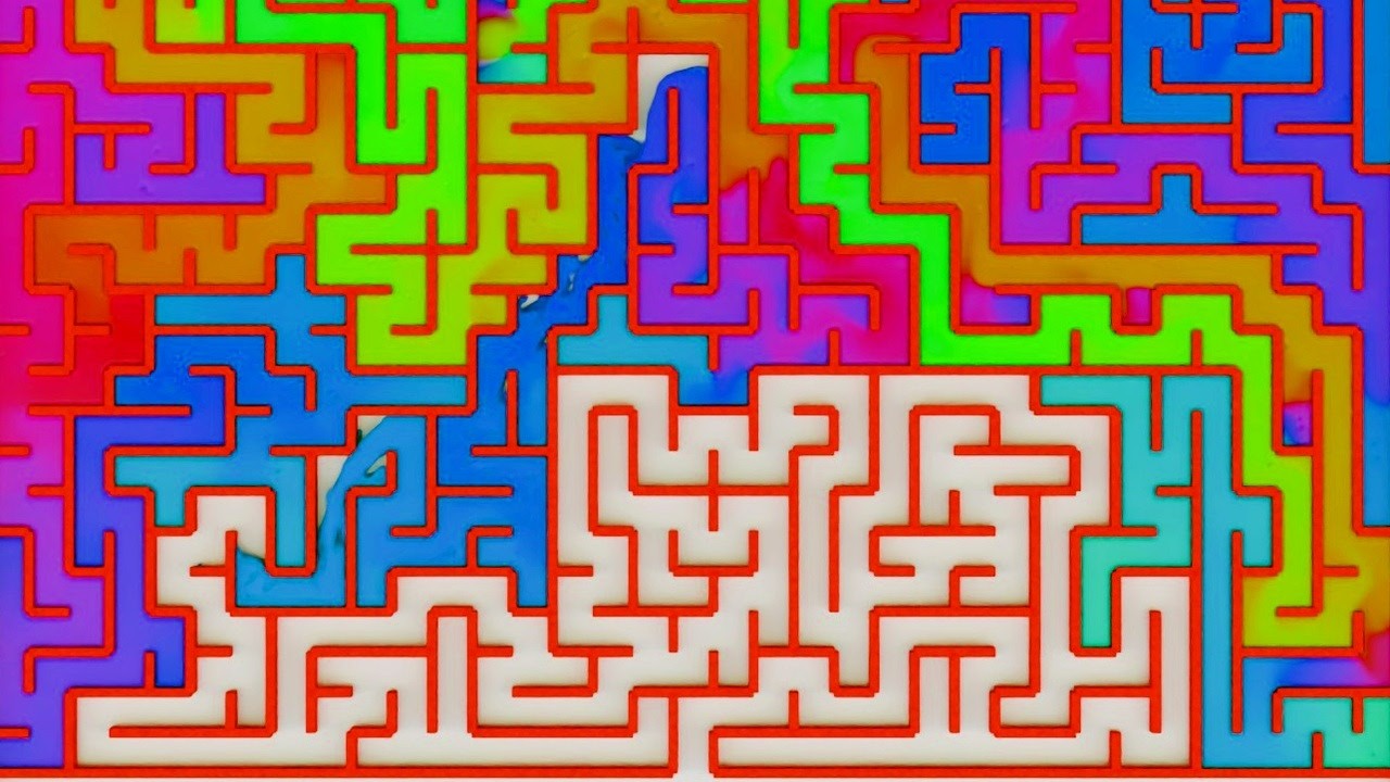 Swirling Colorful Fluid Solving a Maze 😍🌊