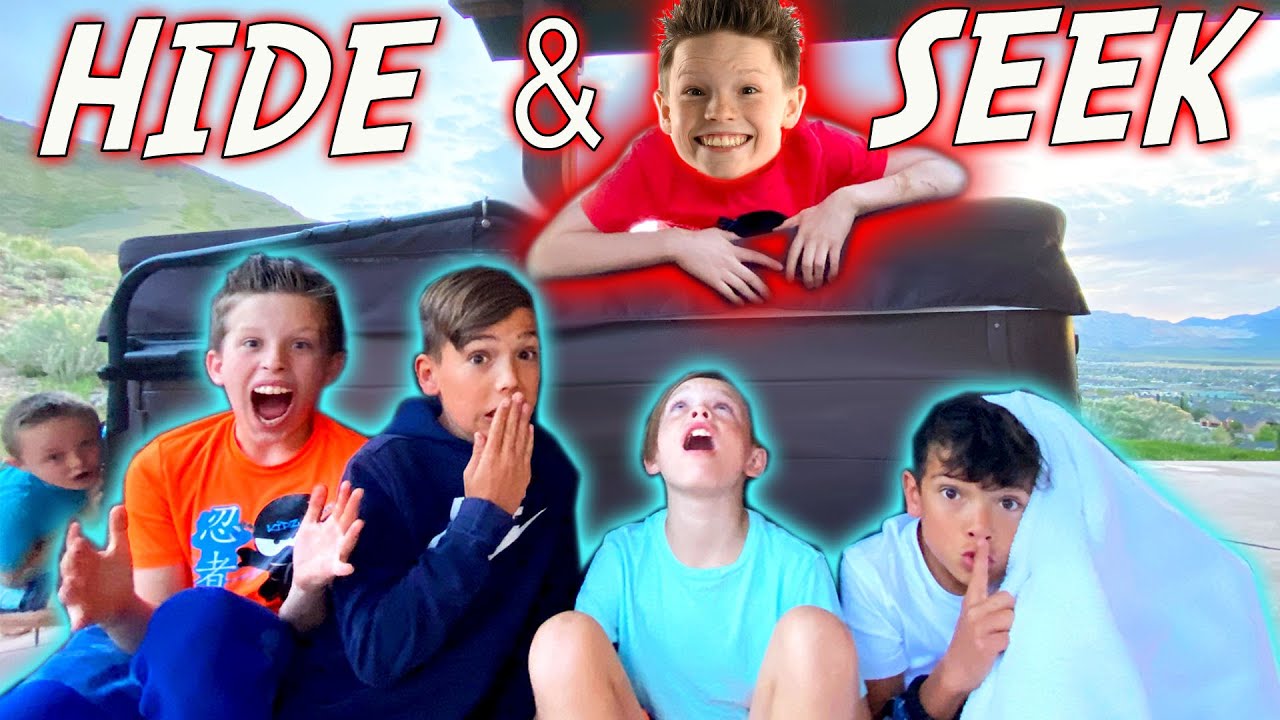 Hide & Seek in a Mansion with other Youtubers!