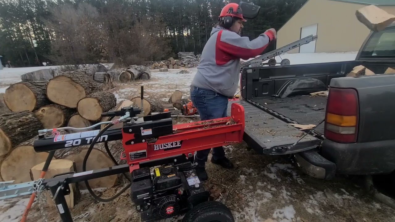 HUSKEE 20 TON SPLITTER SPLITTING MAPLE!