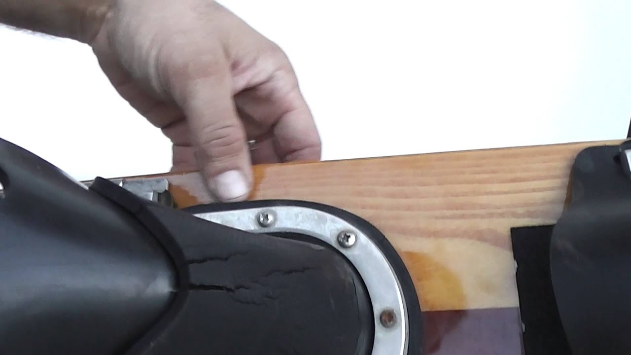 NCauctions.com Vintage Maherajah Ski Slalum Wood Waterski 68