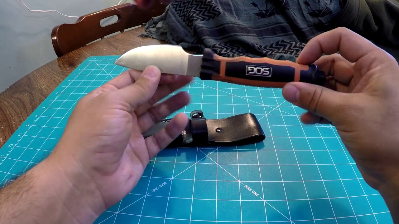 SOG Bladelight Hunt: Its a fixed blade with a light!!! What?