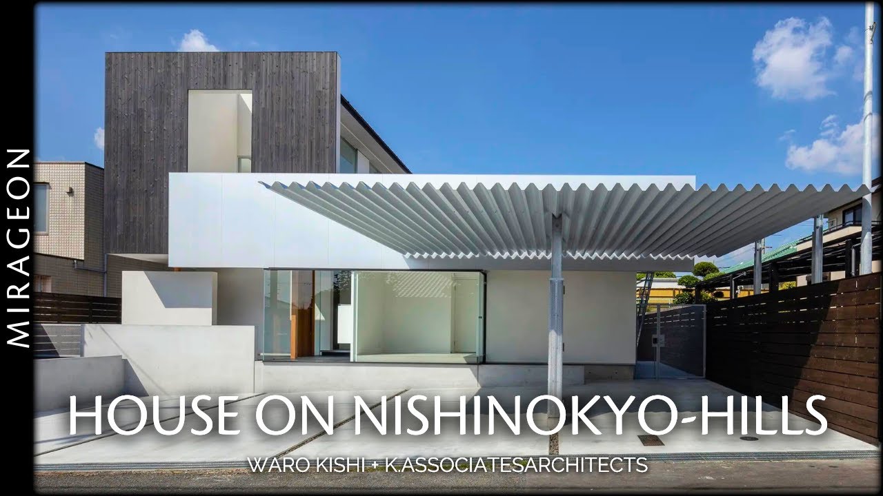 Japanese Modern House with an Internal Courtyard of Light | House on Nishinokyo-Hills