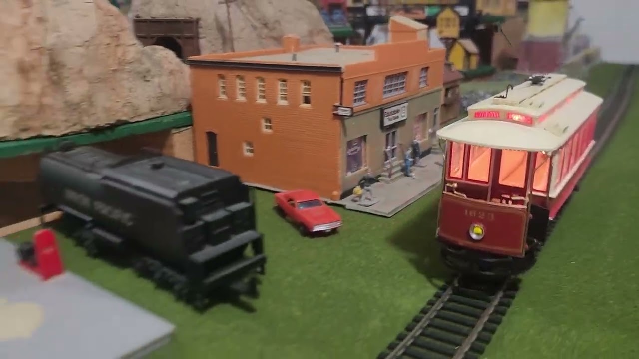 Bachmann Spectrum 25128 On30 United Traction Co. Powered Closed Streetcar #1623