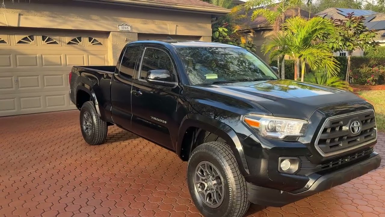 Toyota Tacoma Extended Cab SR5 4x4 V-6 2017 года выпуска, навигационная система, Bluetooth, XM, к...