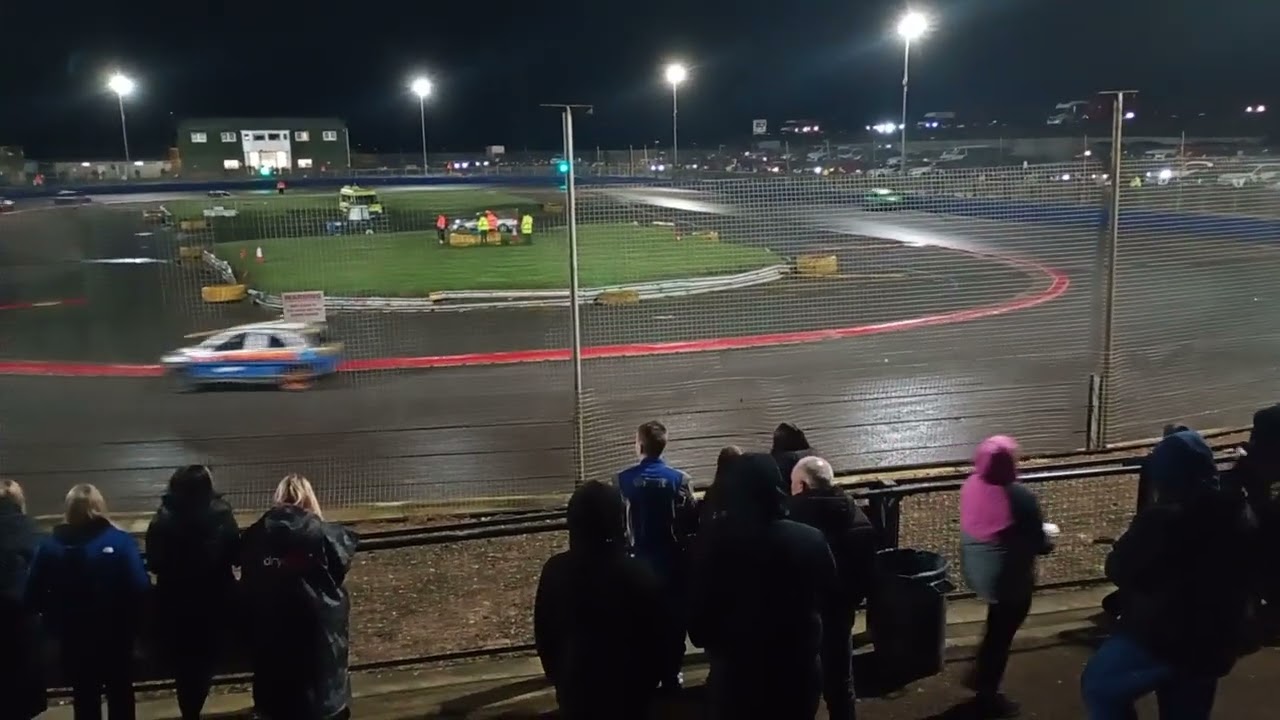 Lochgelly raceway 1400 stock cars heat 2 
