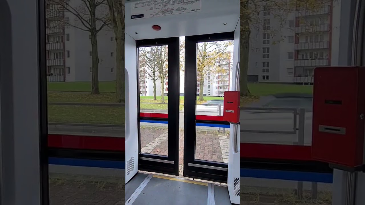 Variobahn T&uuml;r schlie&szlig;t