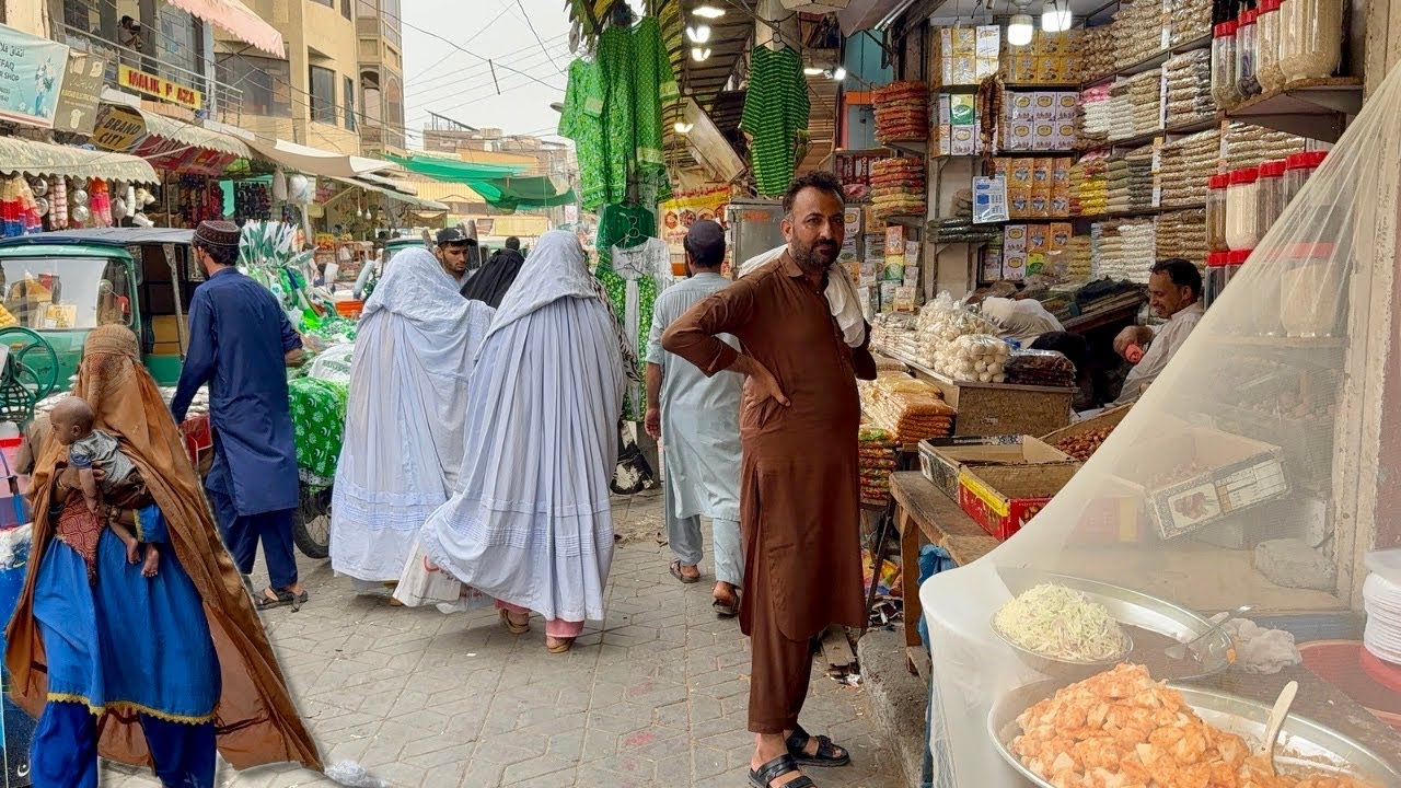 🇵🇰 Saddar Bazaar Peshawar, Pakistan | 4K Walking Tour & Captions