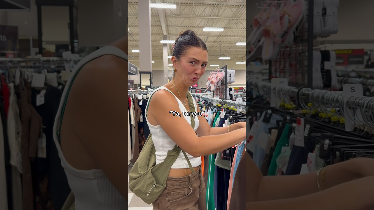 Shopping with moms be like&hellip;👀 #funny #relatable #girl #shortsfeed