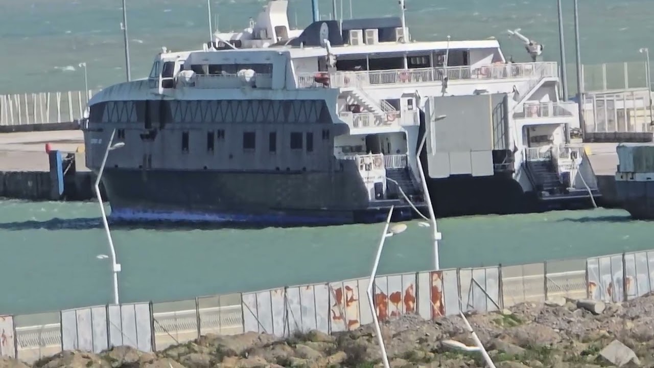 في الطريق الى الجدار البرتغالي بطنجة المغربية 