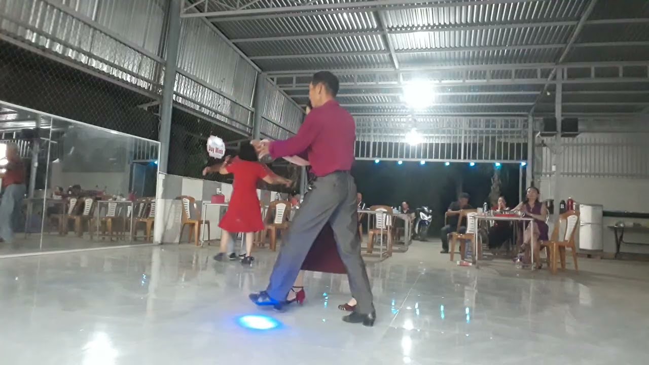 C. Phượng/ chacha / mùng 4 Tết / Khiêu Vũ Duy Minh