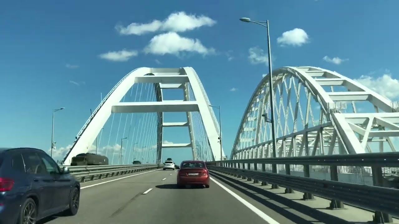 Пробки перед Крымским мостом/Как проехать к станции Керчь Южная
