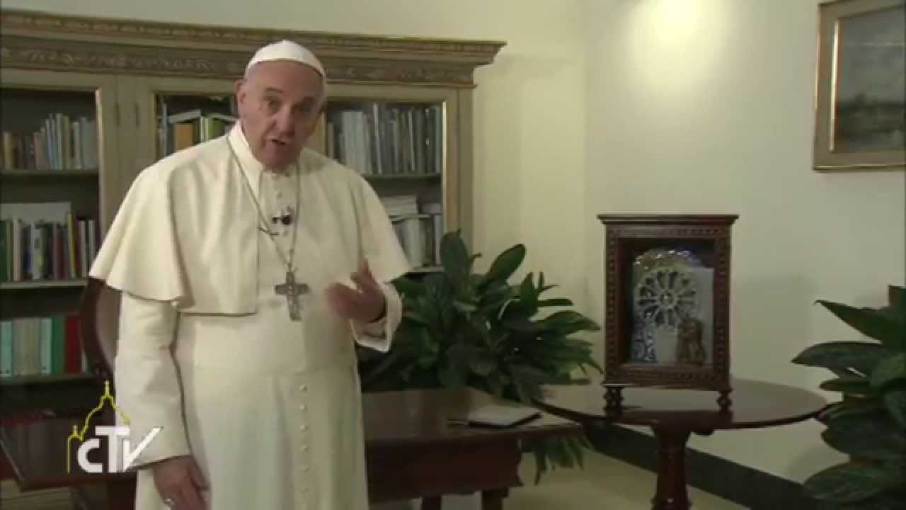 Papa Francesco accende l'Albero di Natale di Gubbio