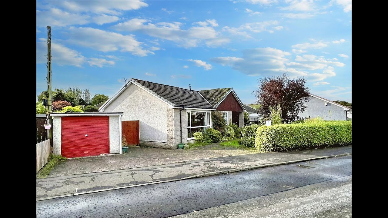 4 BED BUNGALOW WITH VILLAGE ADDRESS! - Loch Road, Saline