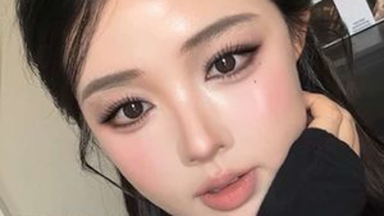 没刷到我的变装 总该刷到这个妆教了吧🤔 #新手化妆教程 #新手化妆 #化妆分享 #韩系轻烟熏 #妆容教程