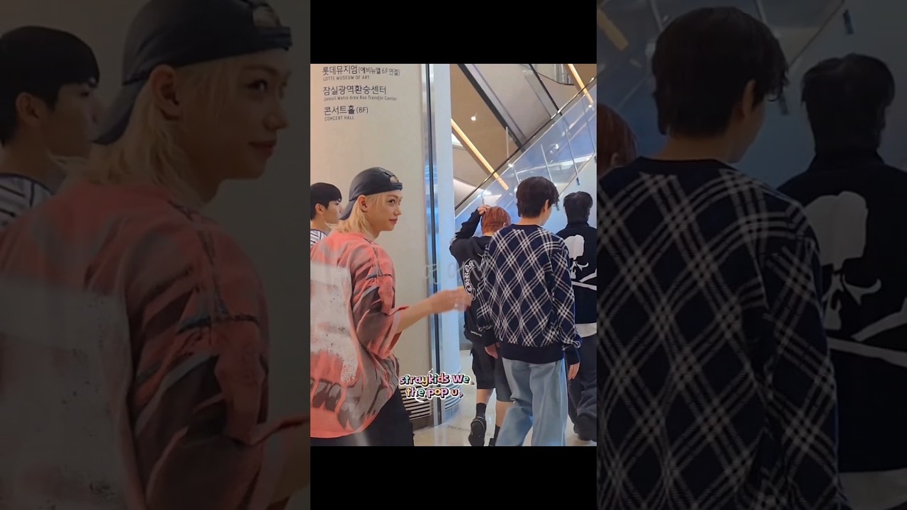 straykids went to the pop up store today🐣🦊🐶 