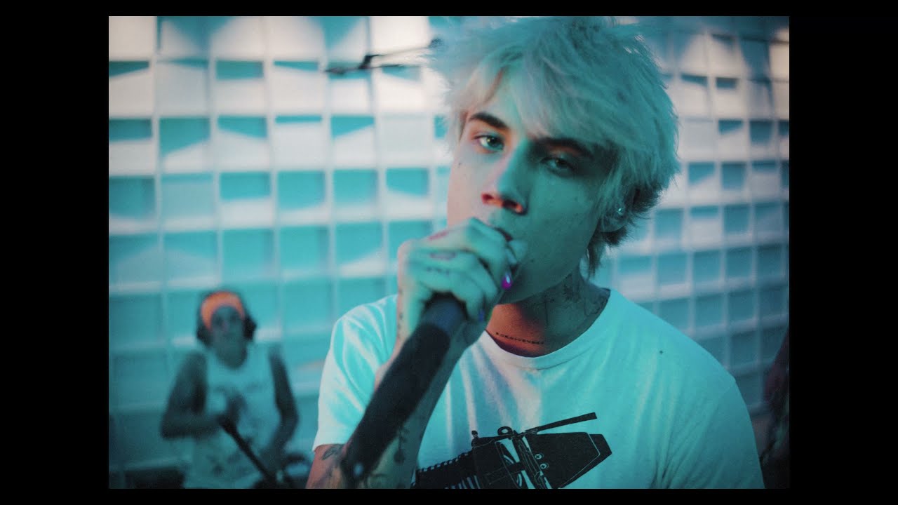 jxdn - Think About Me (Live Performance with Travis Barker)